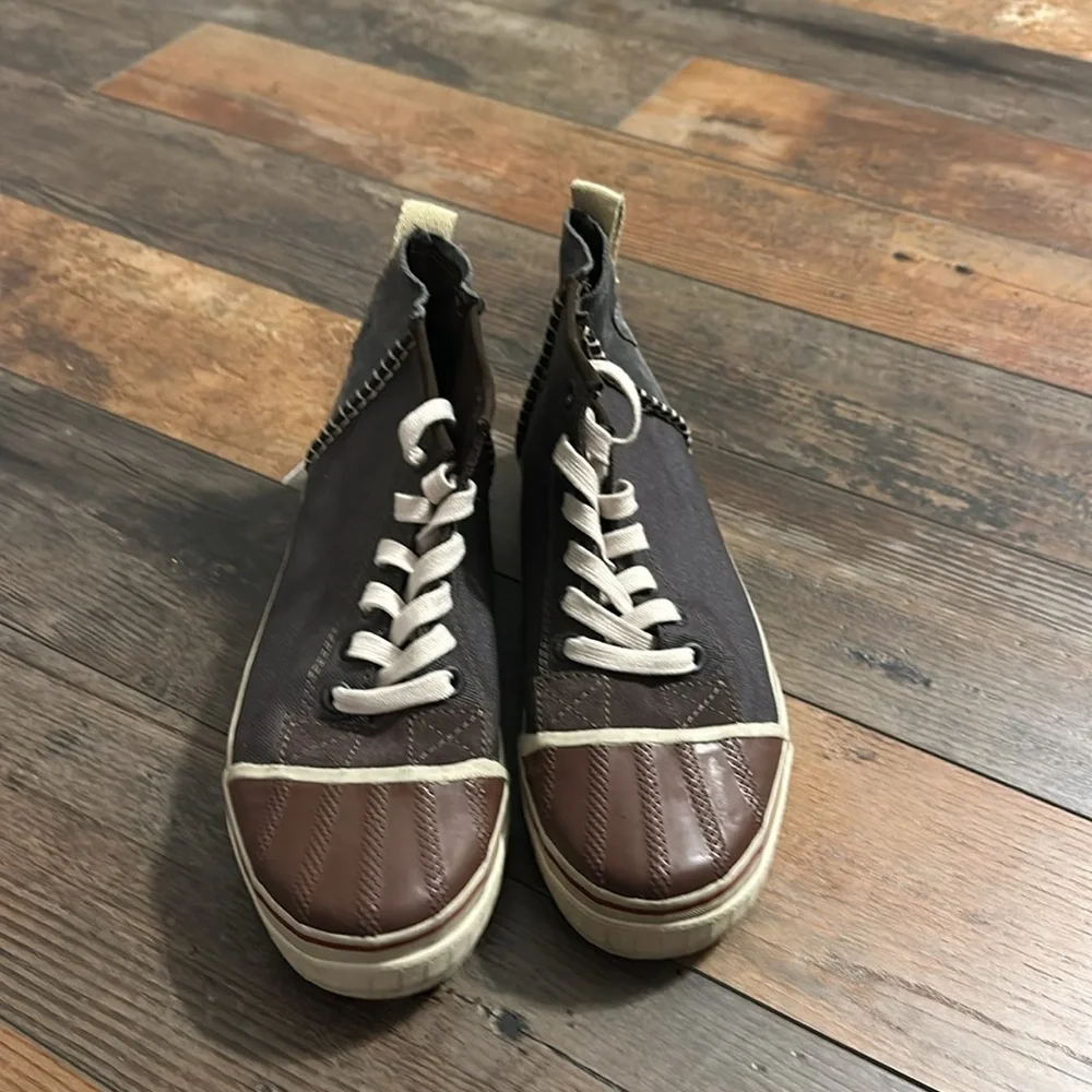 Sorel Sentry Chukka Canvas Shoe size 9